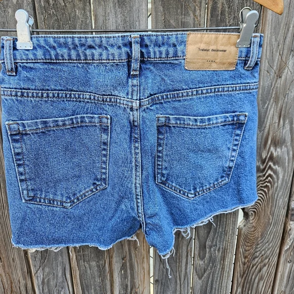 Zara Women's Distressed Blue Jean Shorts Size 4 - Picture 13 of 16